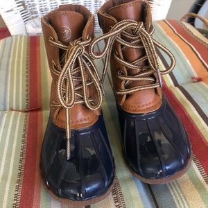 Girls duck boots